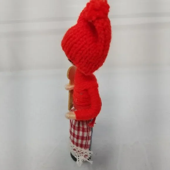 Anne Beate 1994 Cook with spoon Yarn Wrap Dolls Denmark Red Winter Hats 4" B174 - Picture 3 of 5